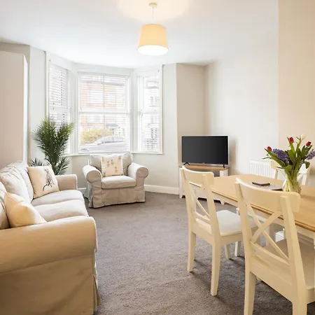 Host & Stay - Trafalgar Square Apartments-2