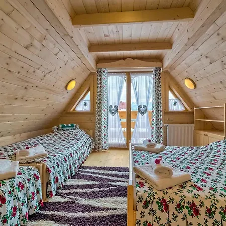 Domek W Bialce Z Jacuzzi W Ogrodzie-3