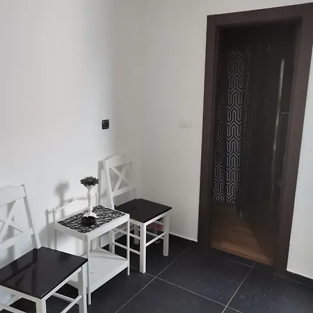 Airport Apartments-2