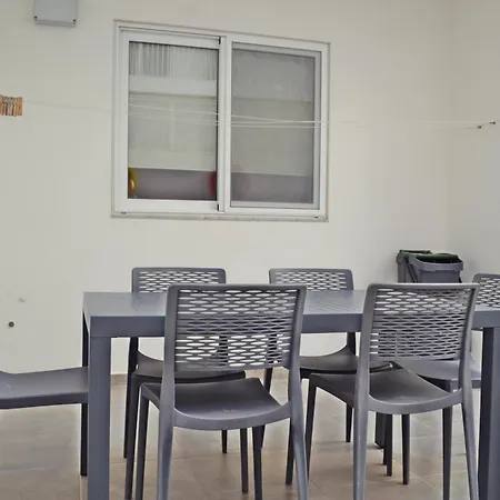 Boutique Ivy Rose 2-Bed Home, Heart Of Marsaxlokk-2
