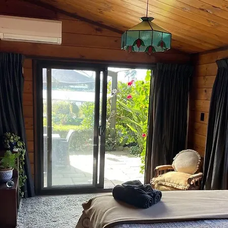 Lakeside Retreat-3