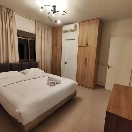 Spacious Nest 1-Br Apt In Ashrafieh-2