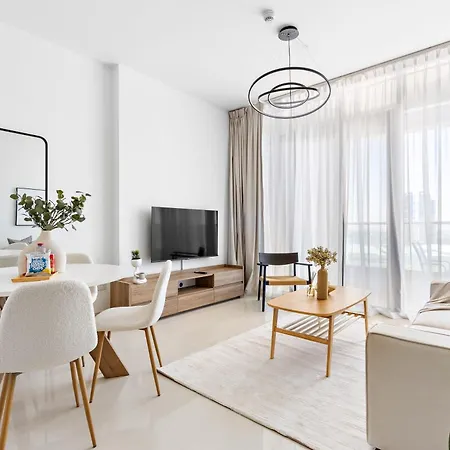 Silkhaus Vacation Homes Modern 1BDR Near Reem Mall-3