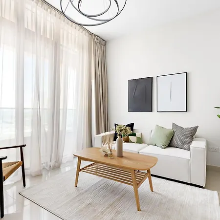 Silkhaus Vacation Homes Modern 1BDR Near Reem Mall-2