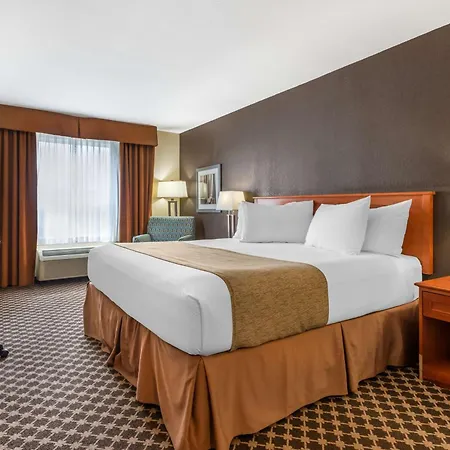 Best Western Strathmore Inn-3