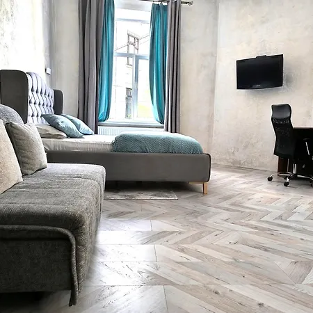 Апартаменти З Виглядом На Історичний Центр Львова-2