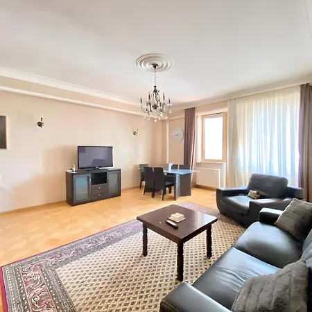 King-Size Apartment In The Heart Of Tbilisi-2