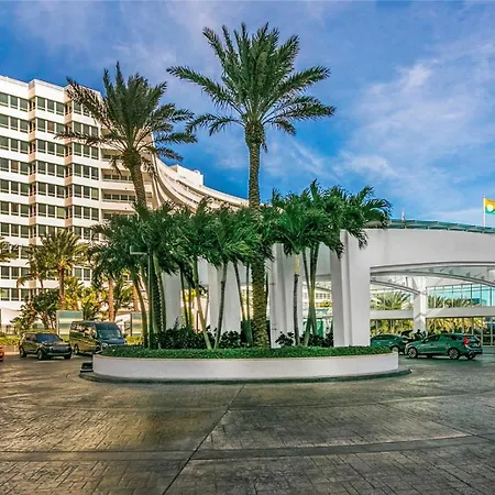 Fontainebleau Miami Beach-3