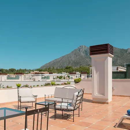Apartamentos Guadalpin Suites-2