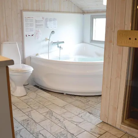 Nice Home In Ringkobing With Sauna-3
