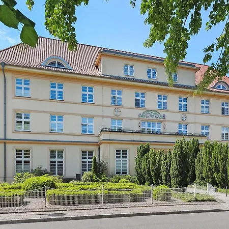1 Bedroom Beach Front Apartment In Kuehlungsborn-3