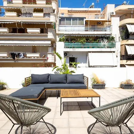 Renovated 4 Bdr House Near Acropolis - New Beds, Terrace & Green Yard-2