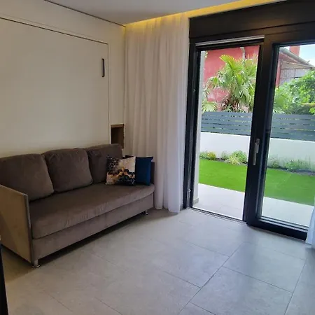 Private Fenced Garden With Bbq Area Minutes From The Beach - Urban Secret Kantrida-3
