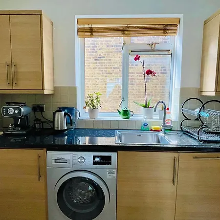 Lovely 1 Bedroom Apartment In The Heart Of Chelsea-3