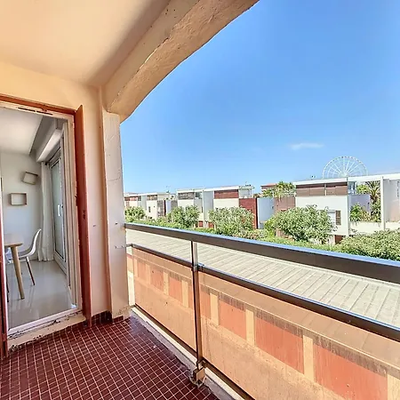 Appartement Tout Equipe Avec Terrasse A Cote Des Plages-2