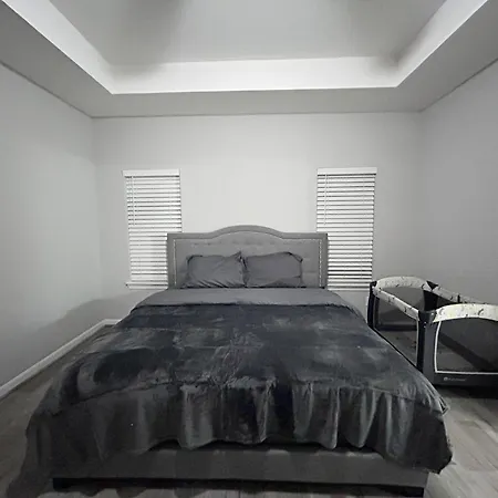 Stunning 3Br Home Near Downtown Houston - Sleeps 8-3