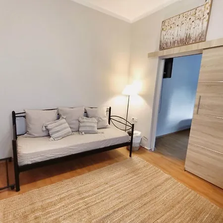 Harmony Apartment Near Metro Station-2