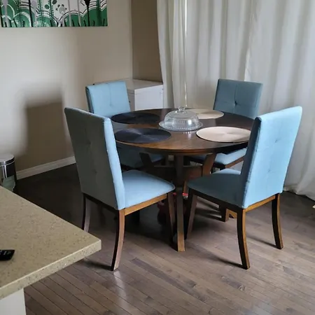 The King Place, Is A Room In A Private House, Close To Ctrain And Spruce Meadows Equestrian-3