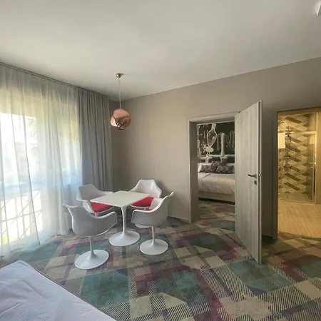 Science Hotel-2