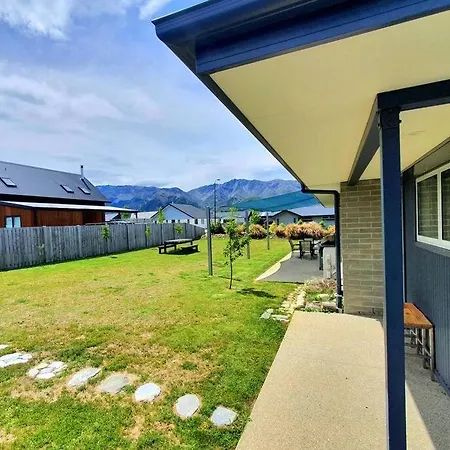Family Holiday Home- Lake Hawea Haven-2