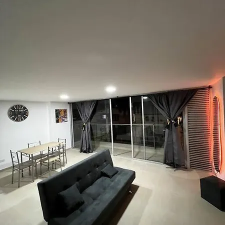 Espacioso Apartamento Con Piscina En Laureles 201-2
