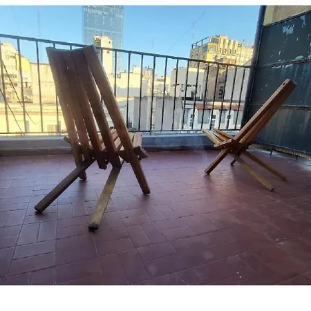 Luminoso Y Calido Con Balcon A La Calle-3
