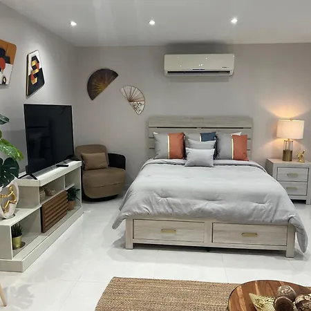 Acogedor Alojamiento Turistico Isla Verde-2