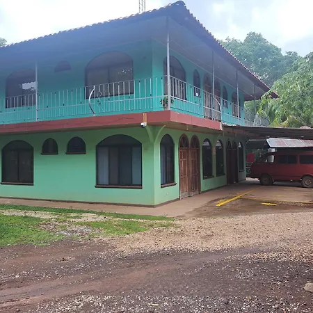 Cabinas Hoja Del Bosque-3