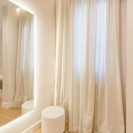 Centro IX Calle Caballero De Gracia 2Br 2Bh-2