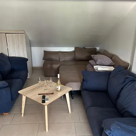Hill View Apartment With Free Parking-2