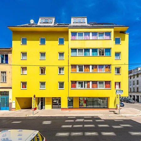 a&t Holiday Hostel-3