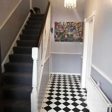 North Edinburgh - Shared House Bwith Own Room And Bathroom-3