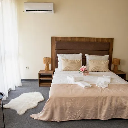 Studio Suite With Balcony-3