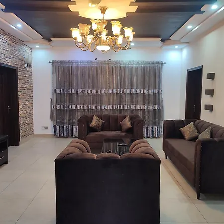 4Br Spacious Upper Home With Terrace Near Emporium Mall & Expo Center-2