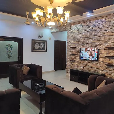 4Br Spacious Upper Home With Terrace Near Emporium Mall & Expo Center-3