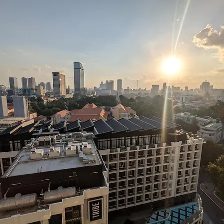Claudio Homestay - 11Th Floor - City Views - 55 Uhd Tv-3