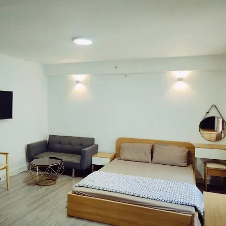 Rose House 302-2