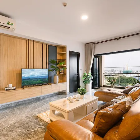 2-3 Bedroom Apartment In District 1 Free Pool Gym Sauna-2