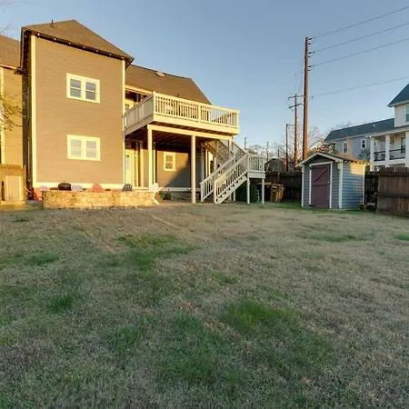 Historic Pet-Friendly Stay Near Broadway W Fire Pit-2
