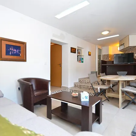 Oasis Di Rovigno Apartment-3