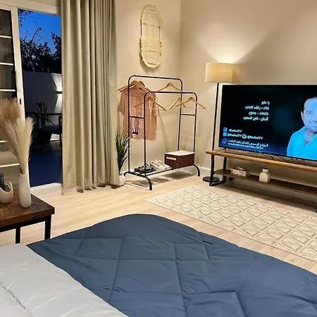 استديو أنيق بجلسة خارجية جميلة-2