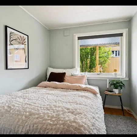 Aurora Stay- Aurora Garden Apartment-3