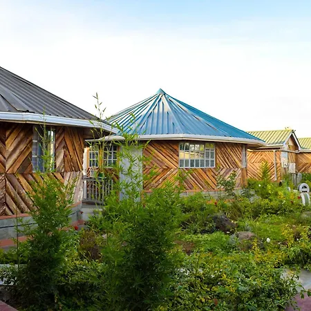 Rhino Cottages & Retreat-3