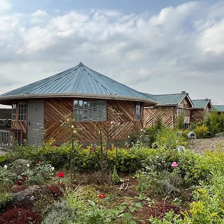 Rhino Cottages & Retreat-2