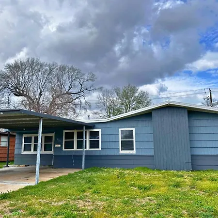 Cozy 1X1 Retro Escape - East Htx-2