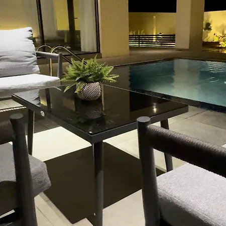Black Swan Villa-3