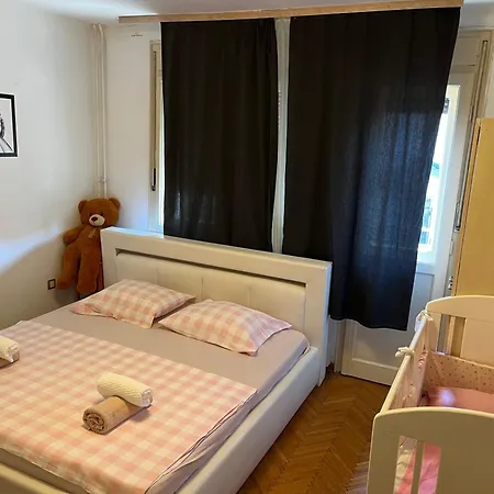 Istanbul Apartment 2-2