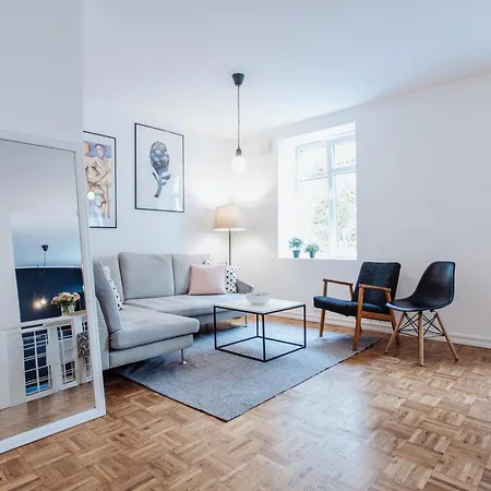 Spacious Apartment Near The Airport And Bus Station-2