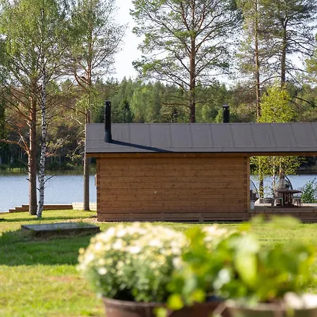 Lakeside Holiday Home-3