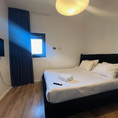 3Bedrooms Suite With Balcony And Shelter Yarkon15-2